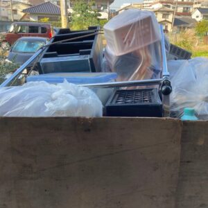 広島市東区で引越しに伴い汚部屋の不用品回収