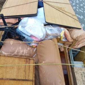 佐世保市でゴミ屋敷を分別、仕分けしながら片付け