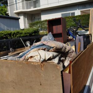 大分市でゴミ部屋だった空き家の片付け